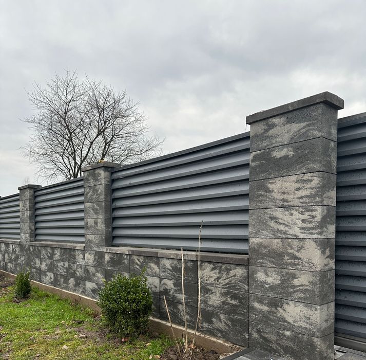 Блок для столбов забора гладкий цветной 200х200х500