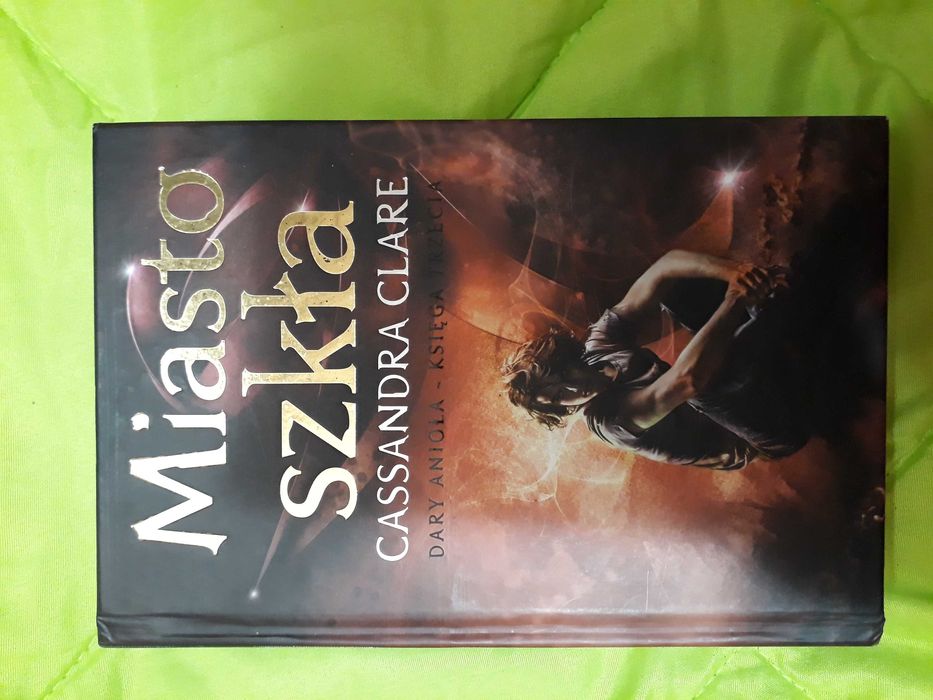 Saga ,,Dary Anioła" Cassandra Clare, 6 tomów, stan bdb wciągająca!