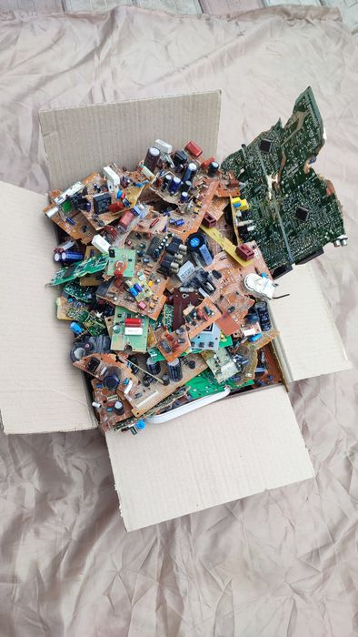 Радиодетали на платах импорт.