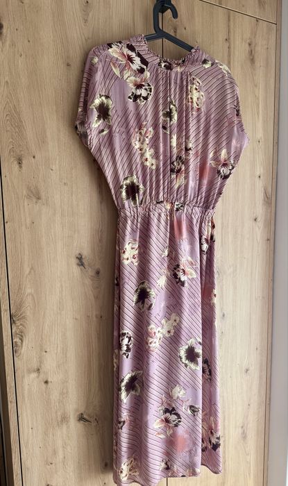 Sukienka pudrowy róż maxi w kwiaty r S