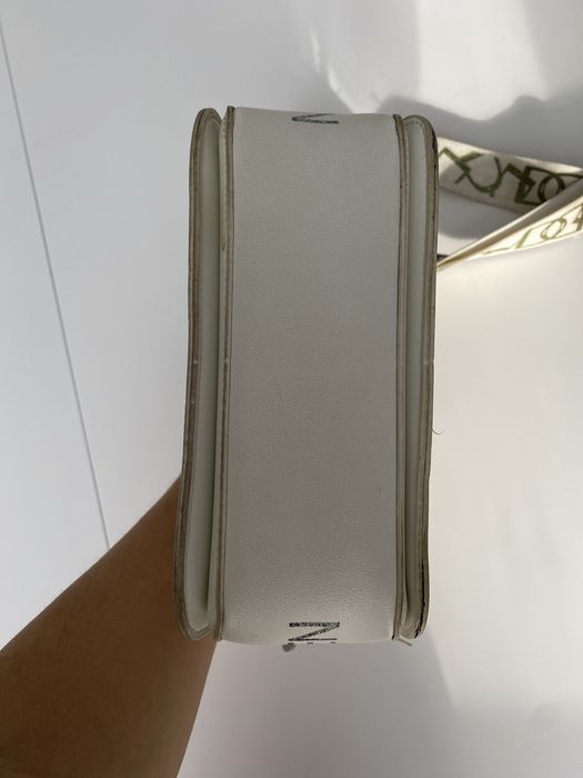 Жіноча сумочка біла