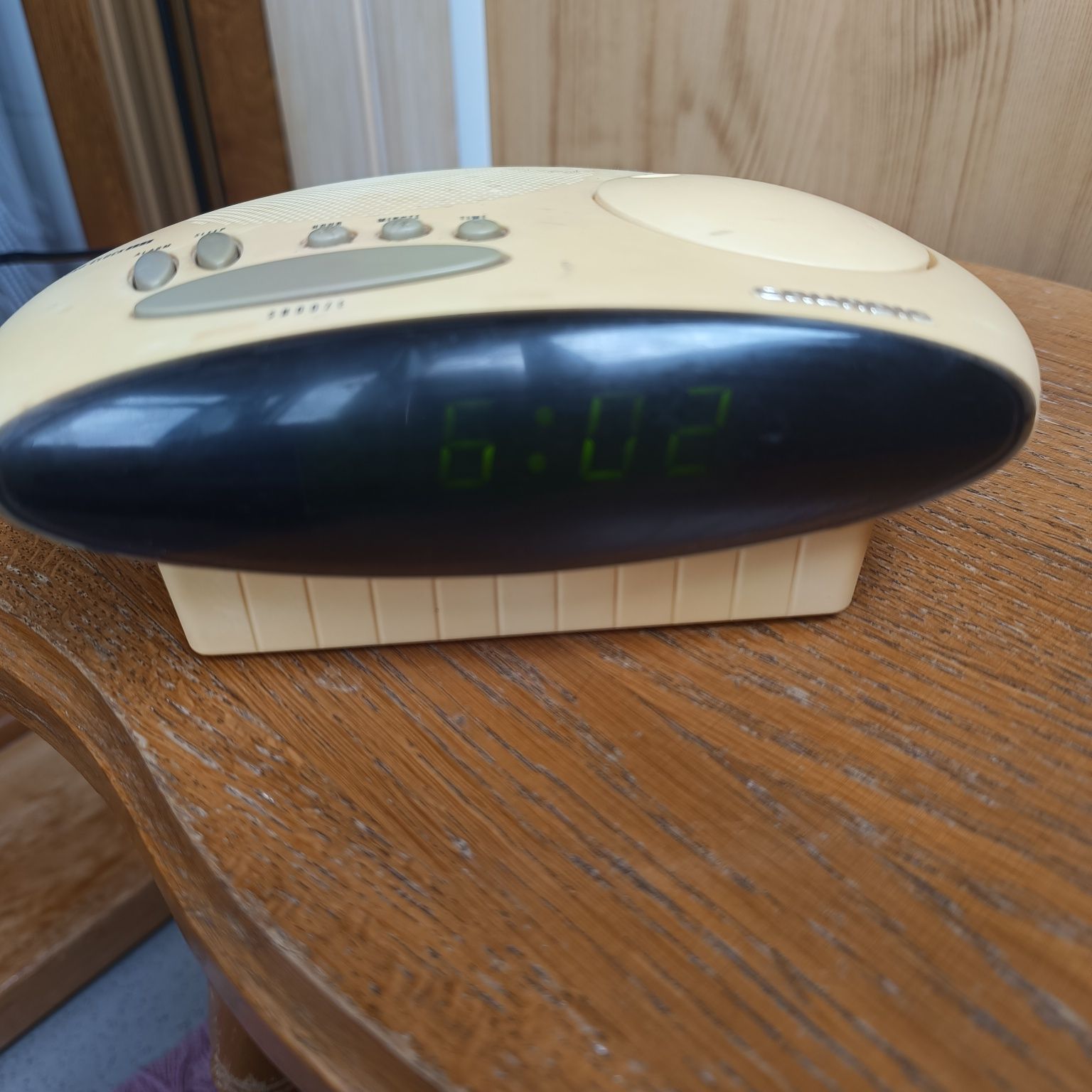Радіоприймач Grundig Sono Clock 111, в-во Німеччина