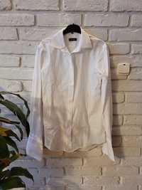 Biała koszula z mankietami