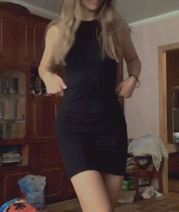 Сукня облягаюча чорна Bershka