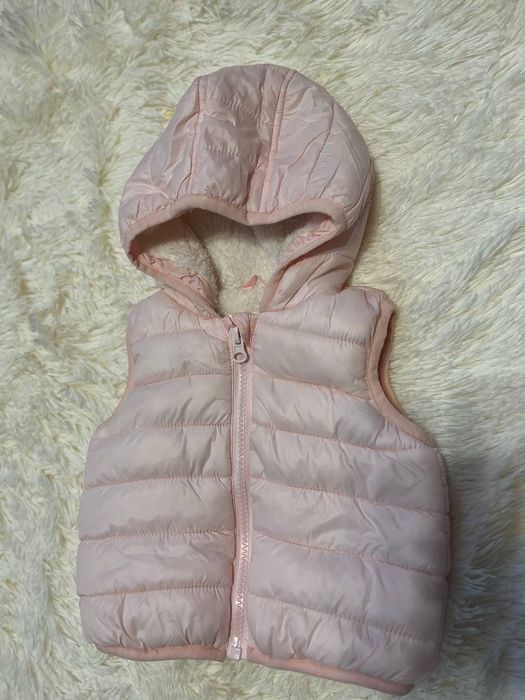 Жилетка на дівчинку з теплим хутром.