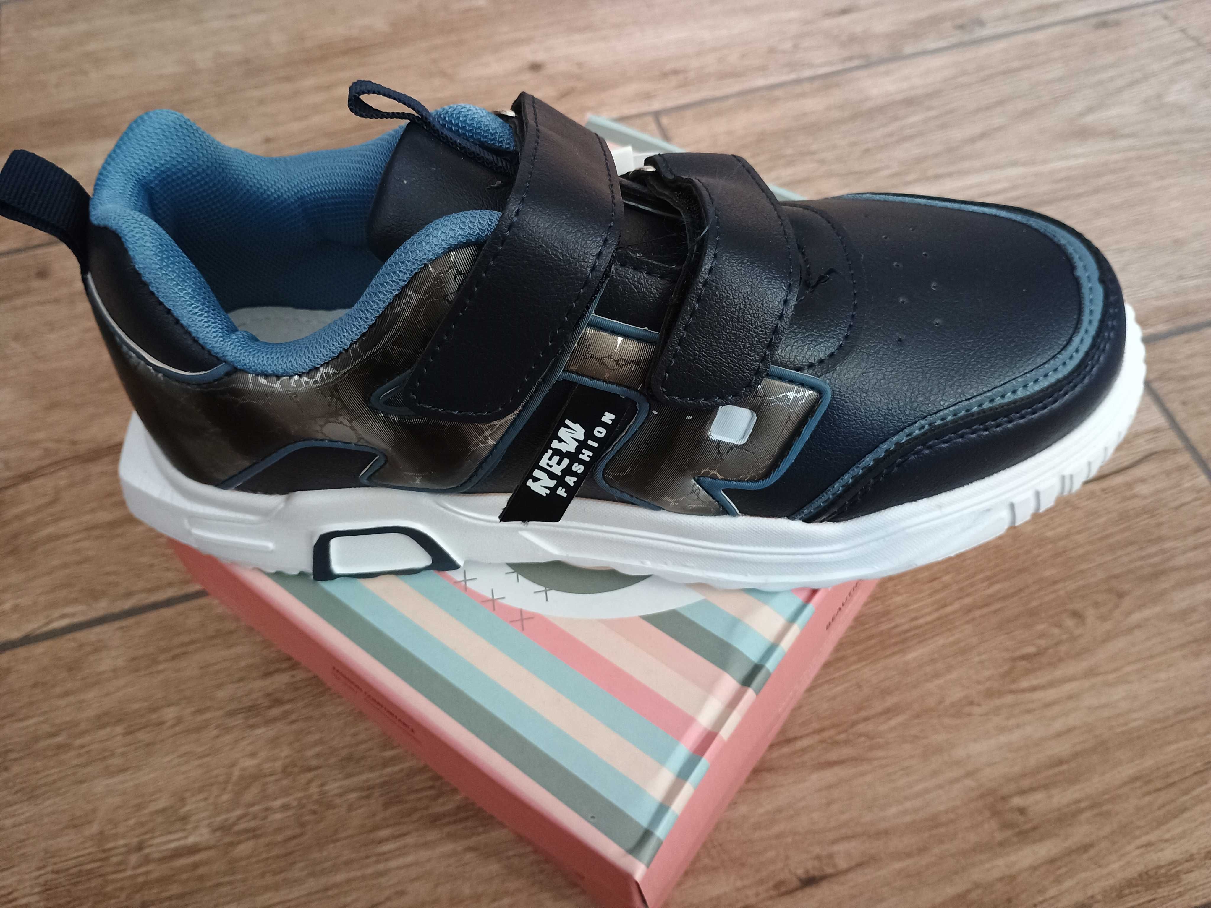 Nowe buty chłopięce 35 na rzep