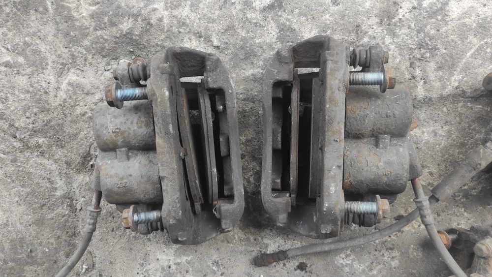 Супорт передній задній на Віто 639 Віано