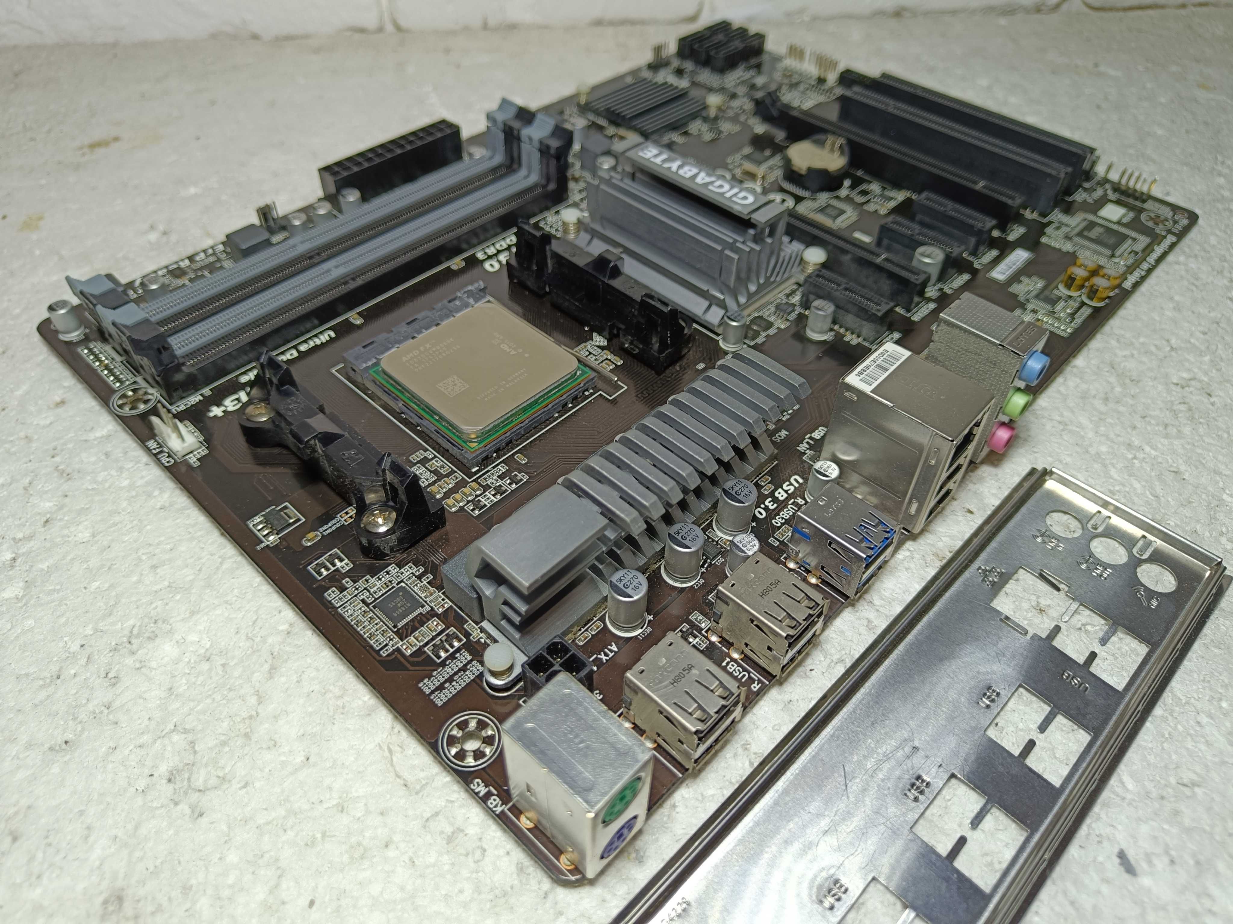 КОМПЛЕКТ Материнк AMD Gigabyte GA-970A-DS3P + проц FX8300 8 ядер sAM3+