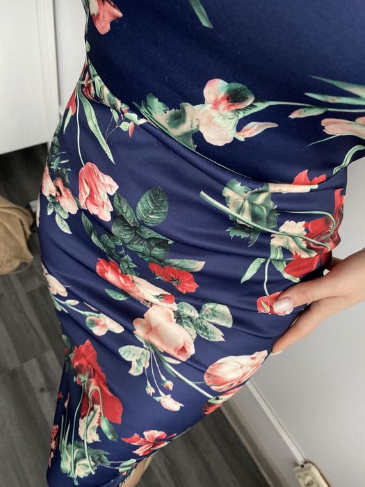 Boohoo S/36 dopasowana sukienka print kwiatowy