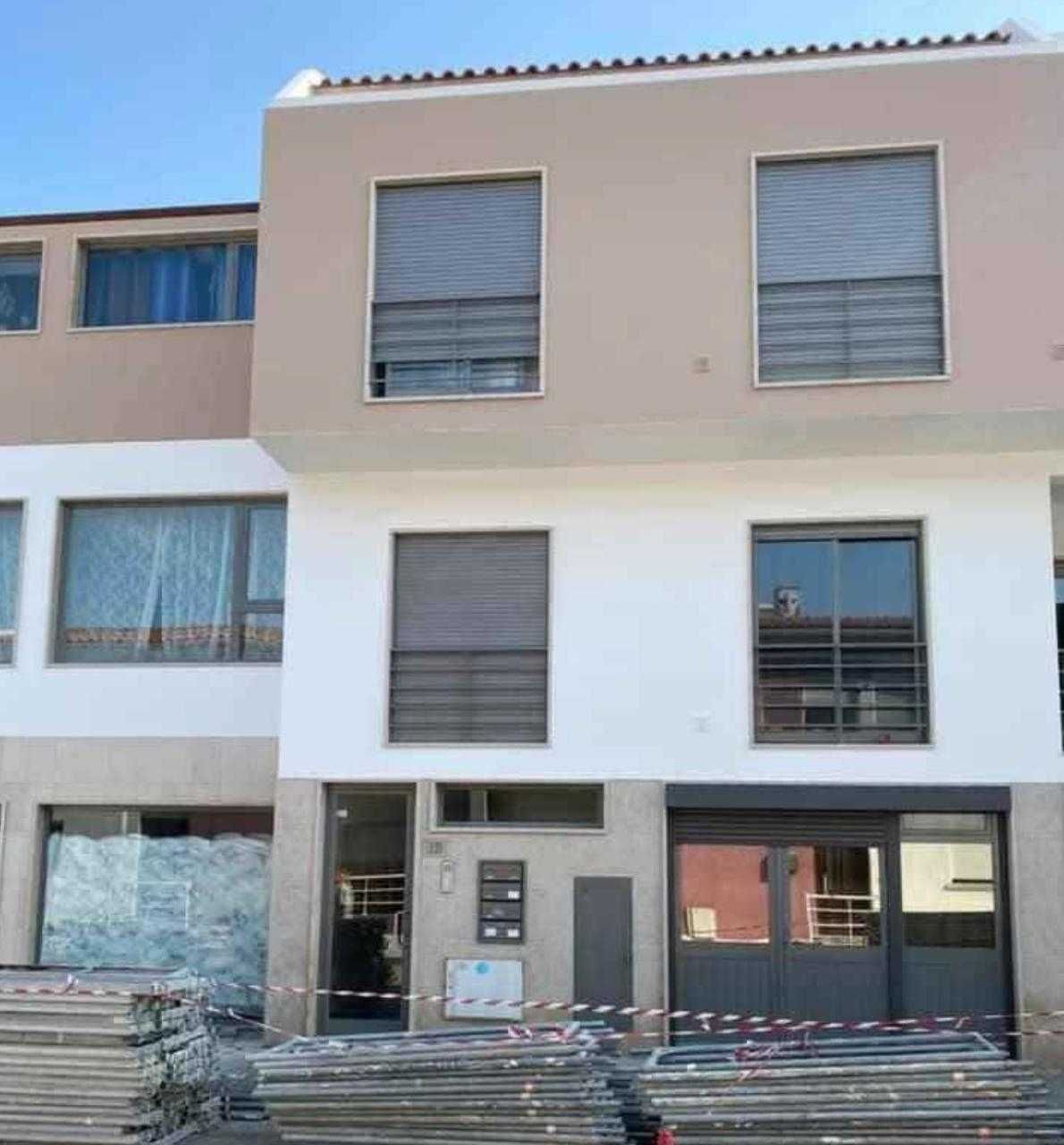 Pintura de Fachadas e Moradias/Premium House & Villa Exterior Painting