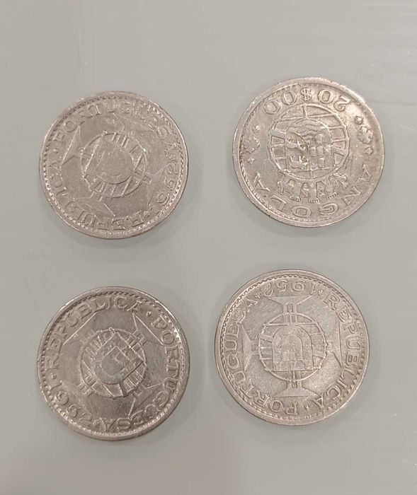Moedas 20 escudos Angola prata