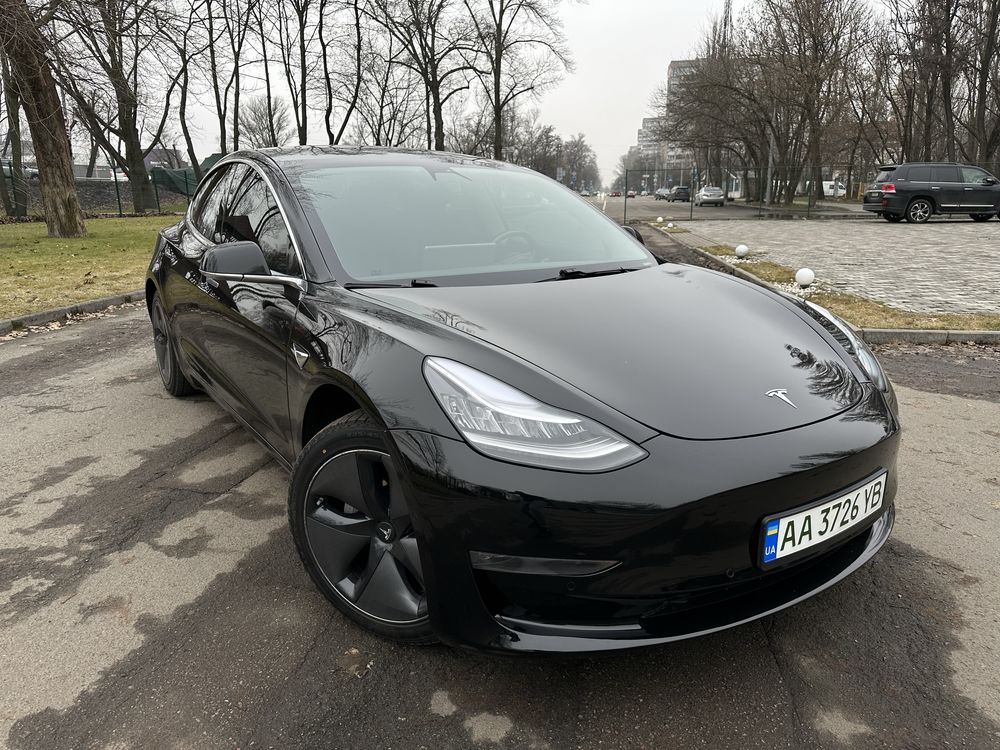 Продам обмен Тesla model 3 2019