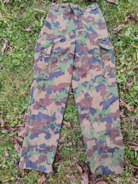 Spodnie armii szwajcarskiej TAZ90, rozmiar 40/76, stan bardzo dobry!