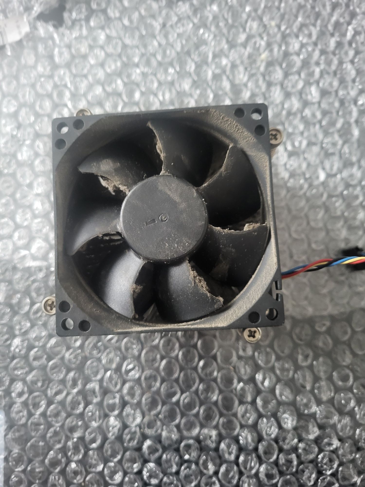 Sprzedam Procesor i5 2500 3.30GHz plus radiator
SRØRT 3. 38C-2