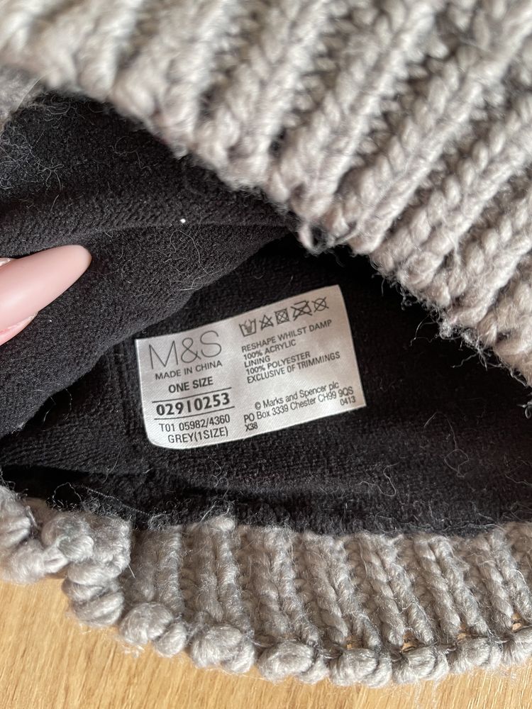 Шапка сіра вʼязана Marks&Spencer