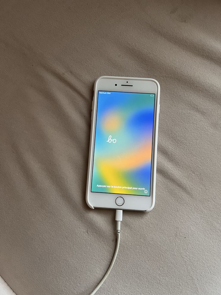 Iphone 8 plus dourado
