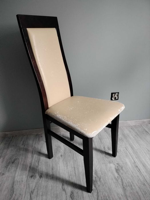 Nowoczesne krzesło tapicerowane