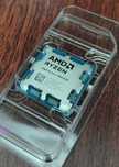 AMD Ryzen 7 9800X3D новий