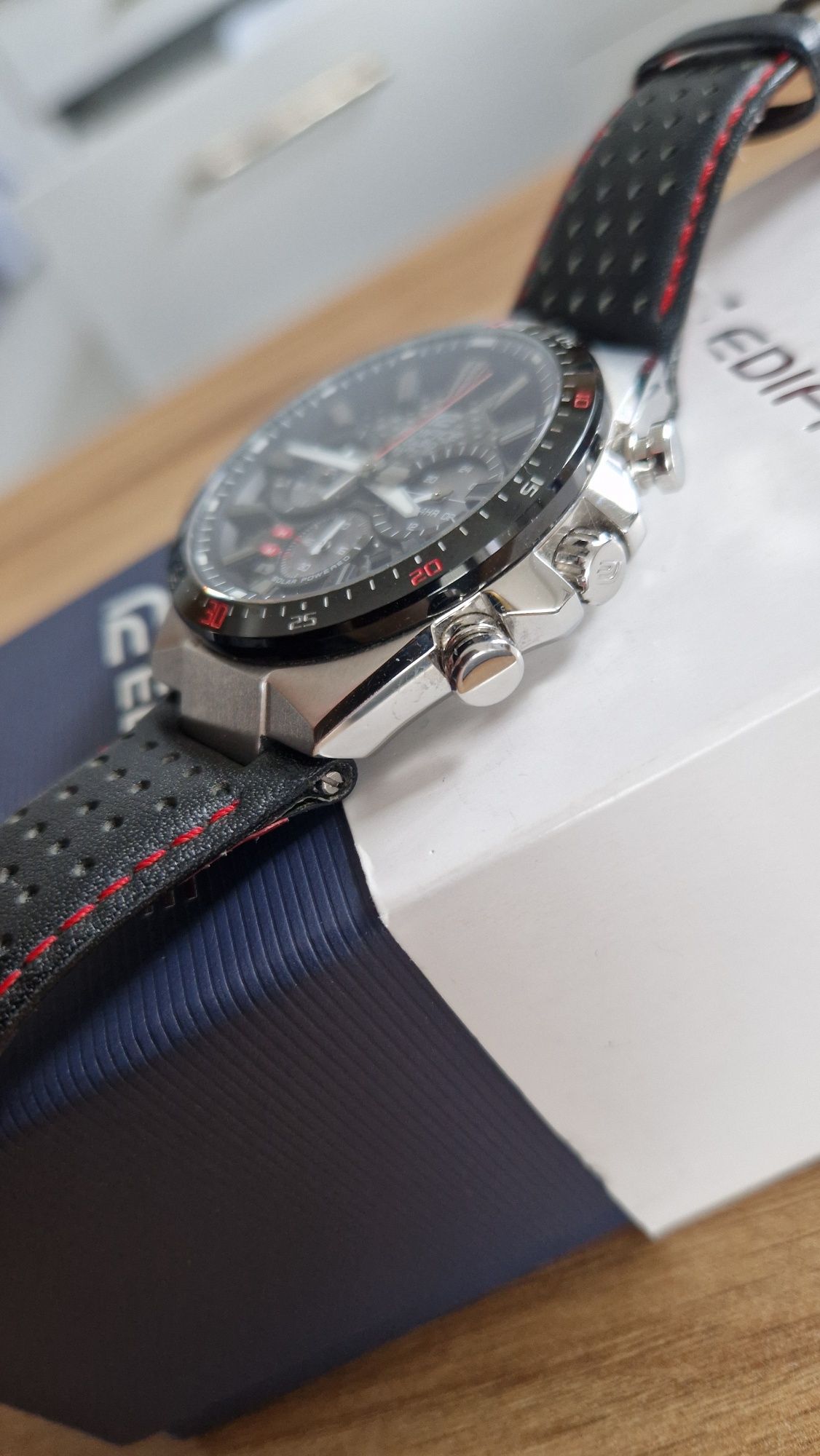 Zegarek Casio Edifice EFS-S520 solar szafirowe szkło