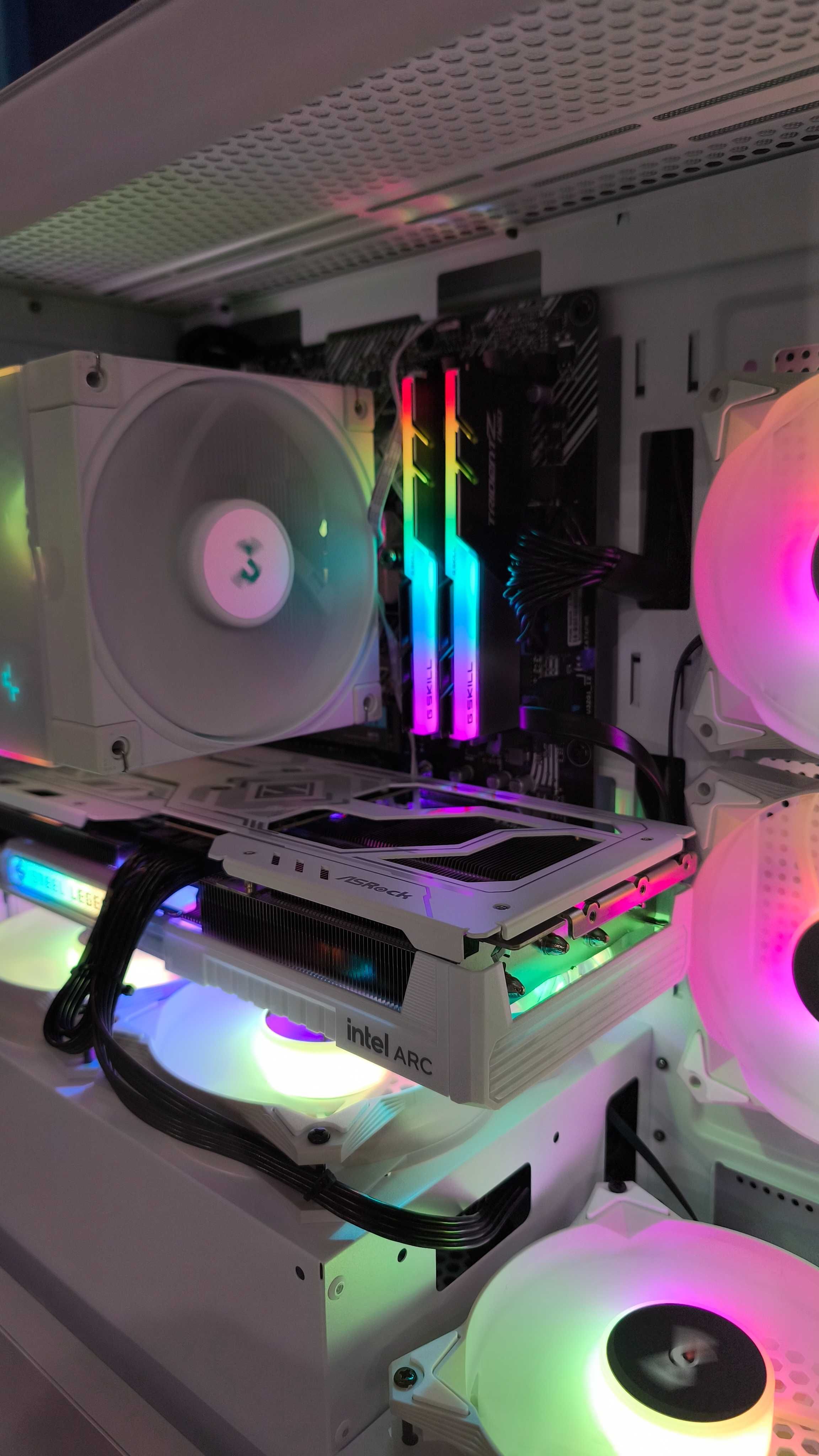 Komputer do gier Ryzen 5 Intel B580 16RAM SSD ARGB Raty