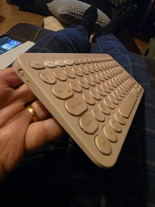 Teclado Logitech k380, rosa. Bluetooth 3 dispositivos