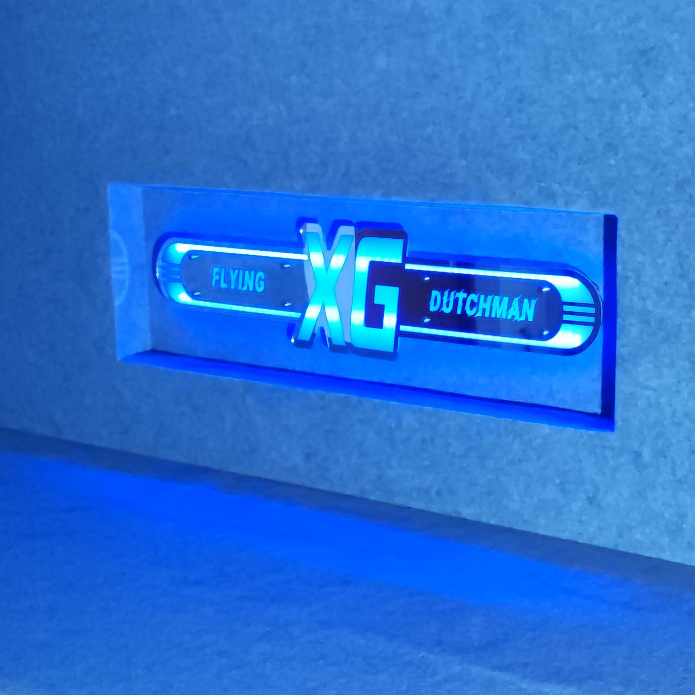 DAF XG Lustro LED  na tylną ścianę, nad łóżko D03-BLUE