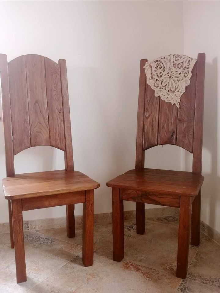 Komplet pięknych krzeseł stylizowanych, lity dąb