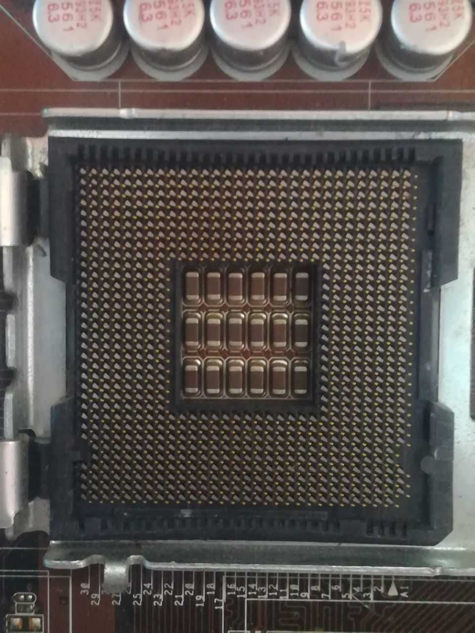 Topowy zestaw 775: Asus P5Q-E, 0 gb hyperx ddr2 1066mhz, xeon e5450