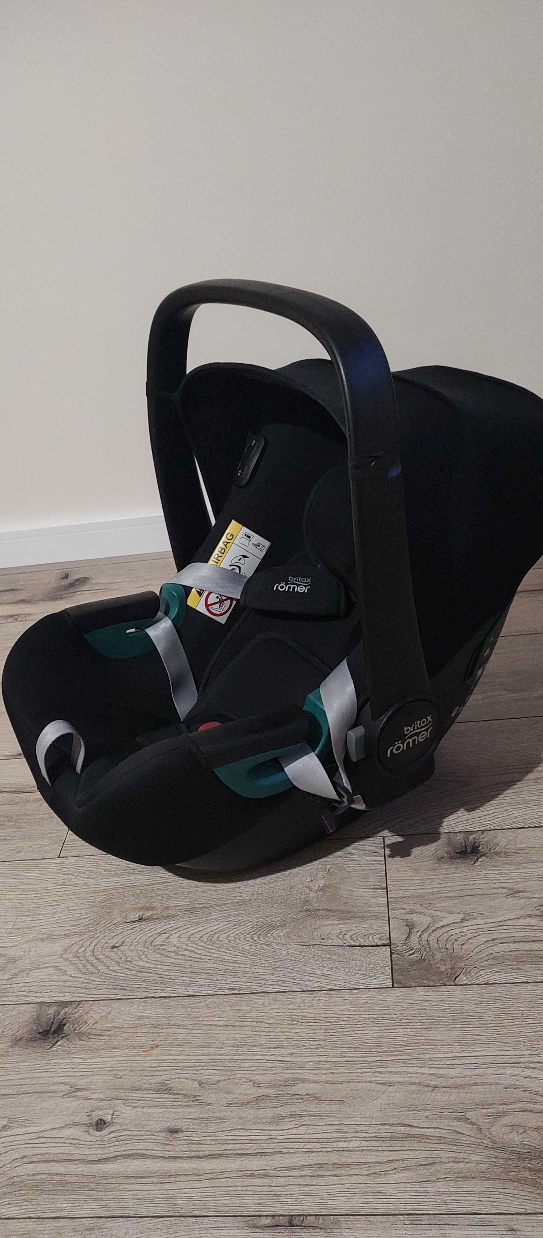 Fotelik Britax Römer Baby Safe iSENSE i-Size + baza