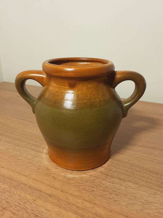 Gliniany dzbanek ceramiczny