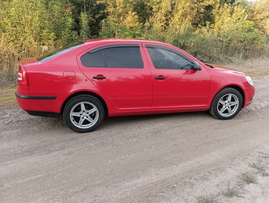 Продам надійне не дороге в обслуговуванні авто.