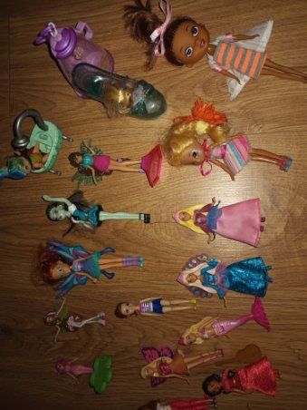 Zestaw laleczek Barbie mini oraz inne