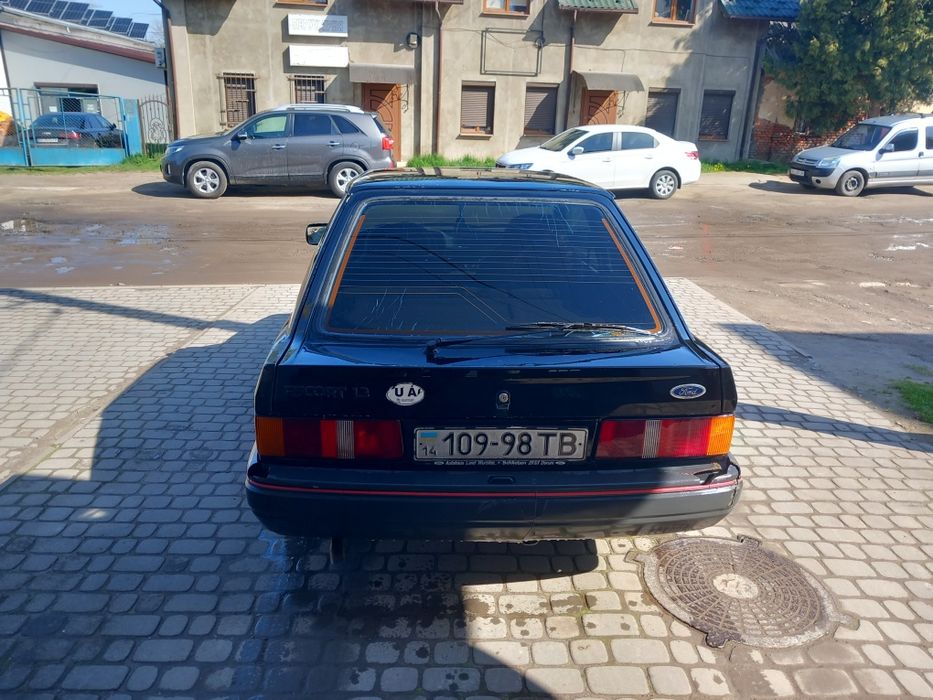 Продам форд ескорт