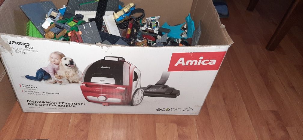 Sprzedam karton klocków Lego
