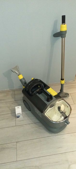 Wynajem - Odkurzacze piorące Karcher Puzzi 10/1, 8/1