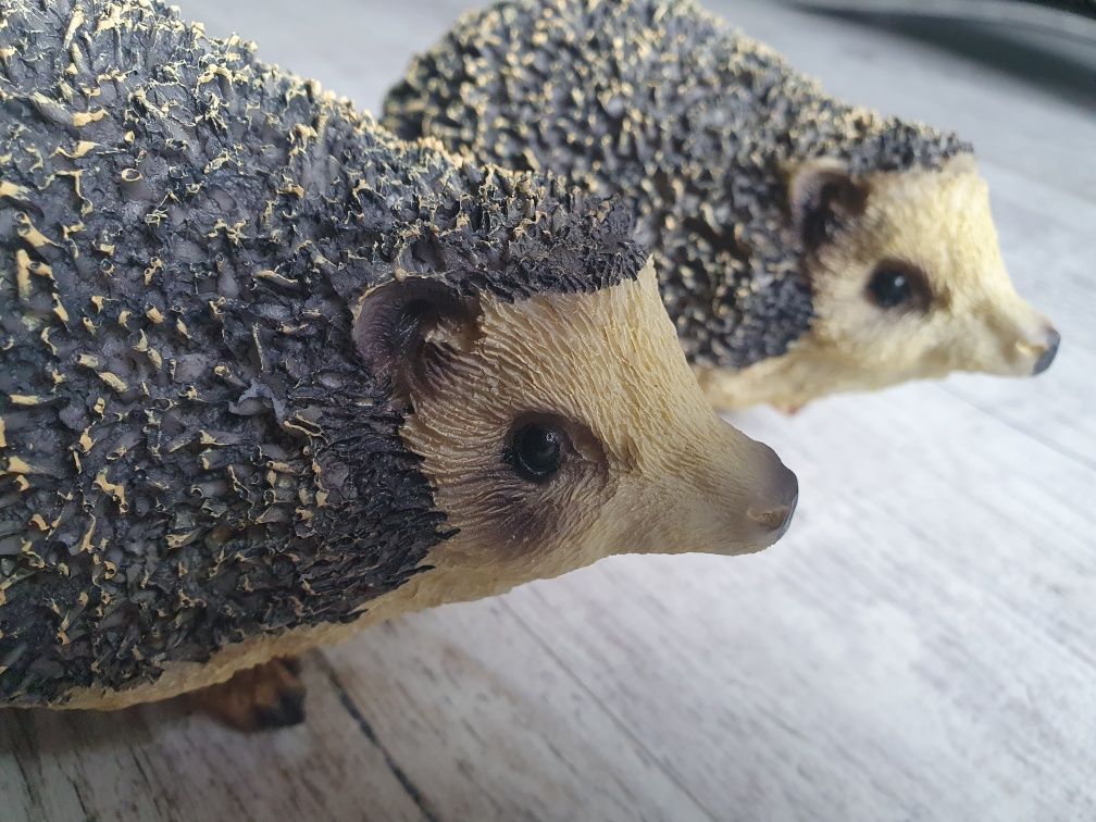 Figurki ogrodowe dwa jeże na taras balkon działkę 2 sztuki