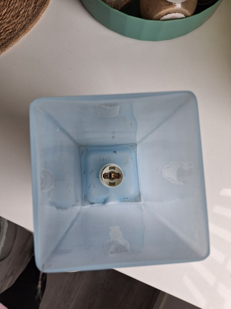 Candeeiro de sala ou quarto em vidro grosso e fosco, Azul bebé.