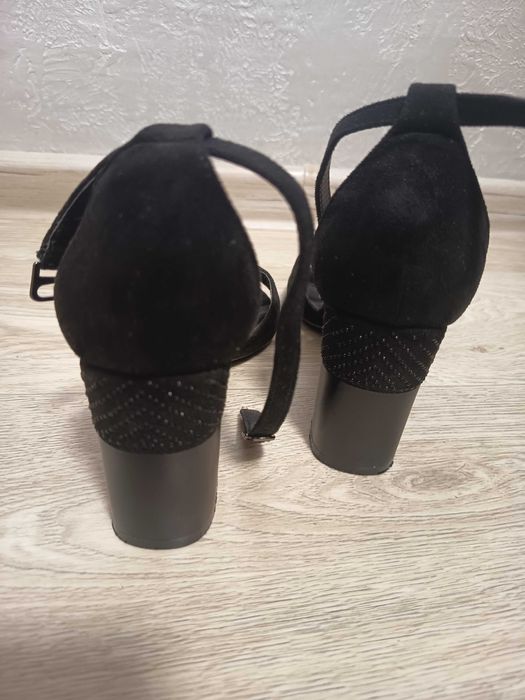 Босоніжки, 38 розмір