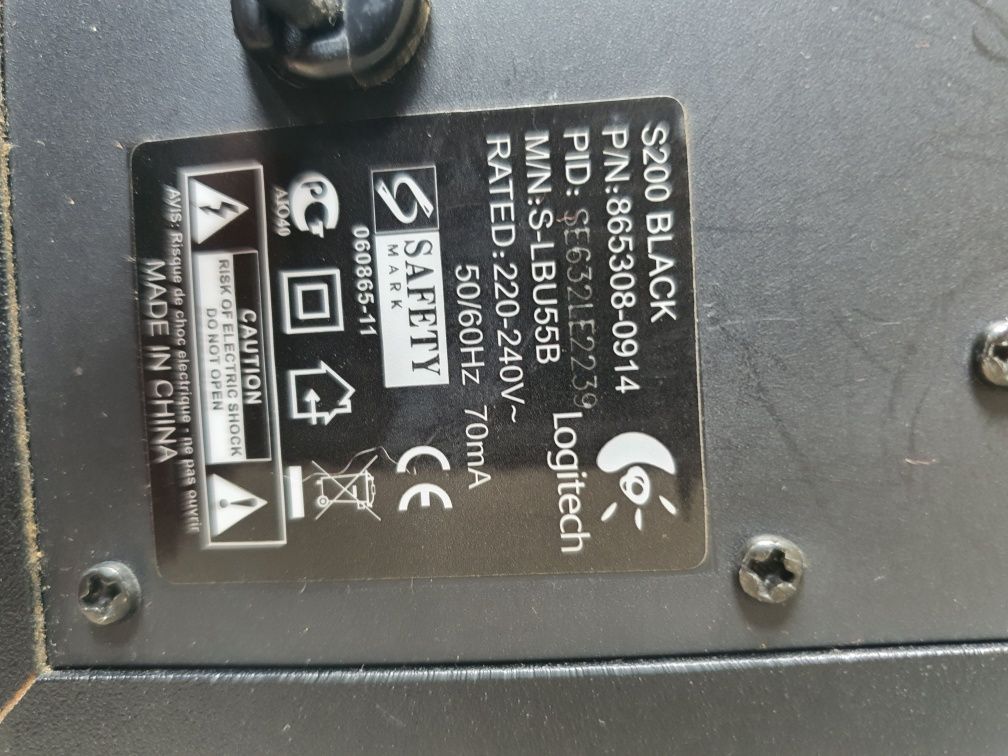 Colunas Logitech
