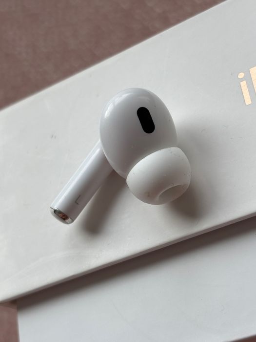 Lewa słuchawka Apple AirPods Pro 2 USB c jedna prawa