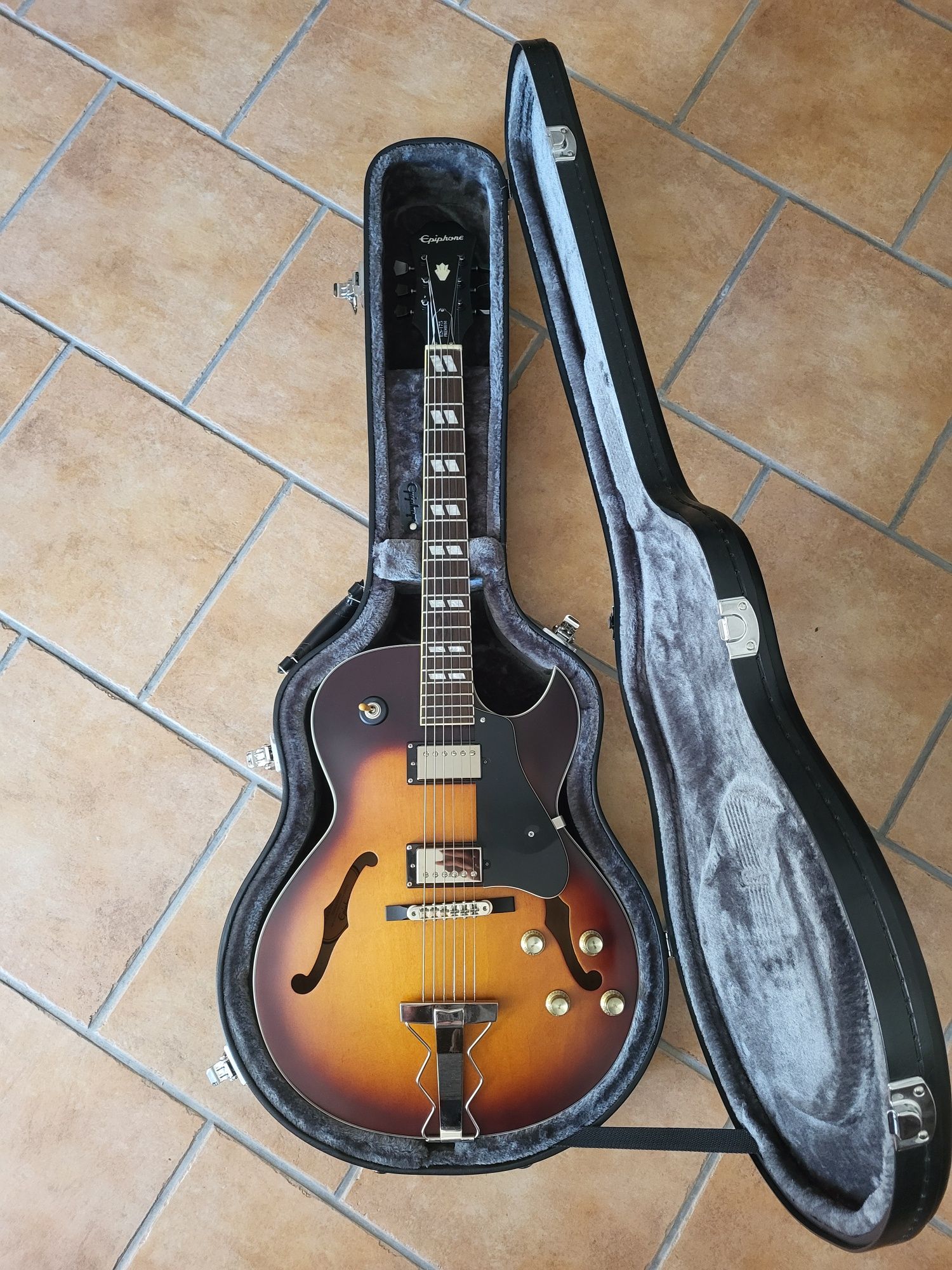 Estojo rígido Epiphone para guitarra elétrica