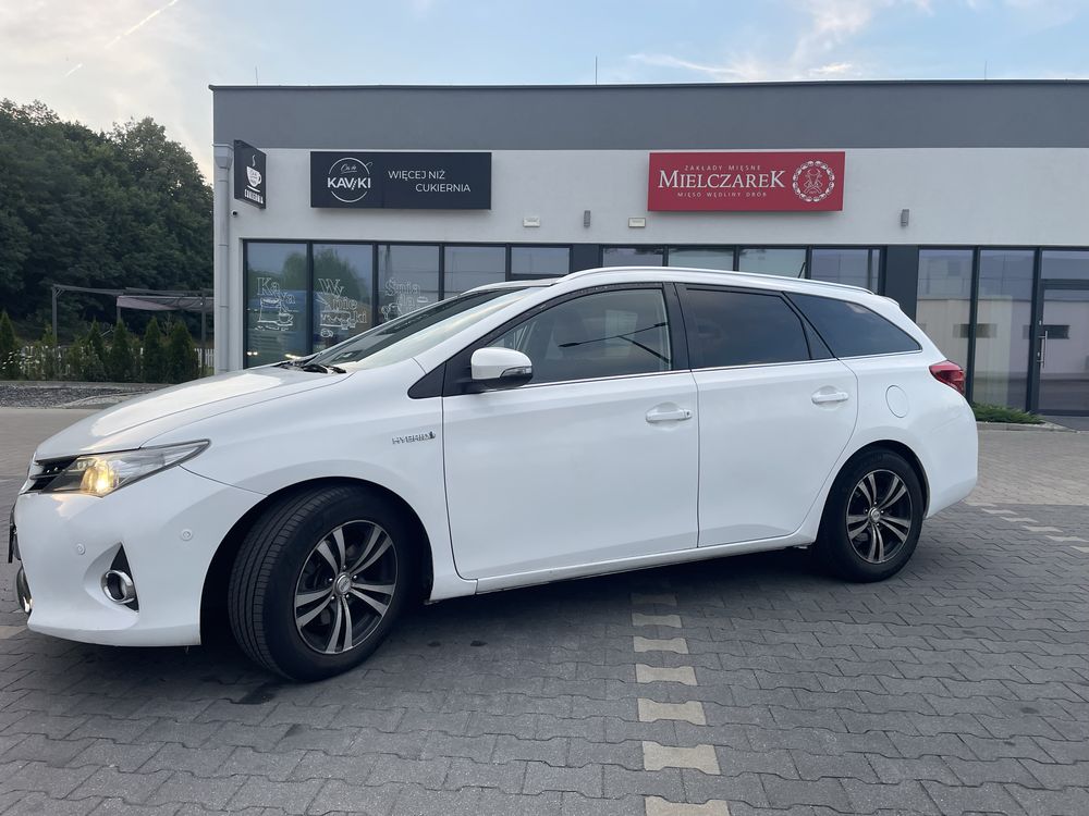 Toyota Auris Hybrid Kombi Premium CVT 2014