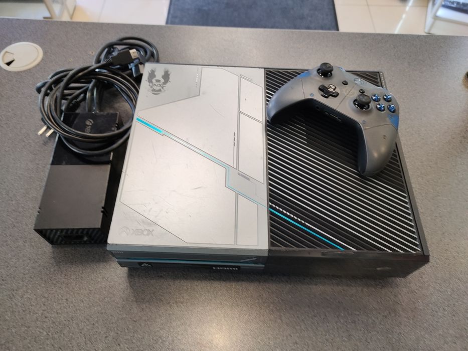 W2//Xbox/ One Halo 5 Edition 1TB/ Szczecin