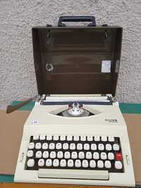 Máquina de escrever Oliva