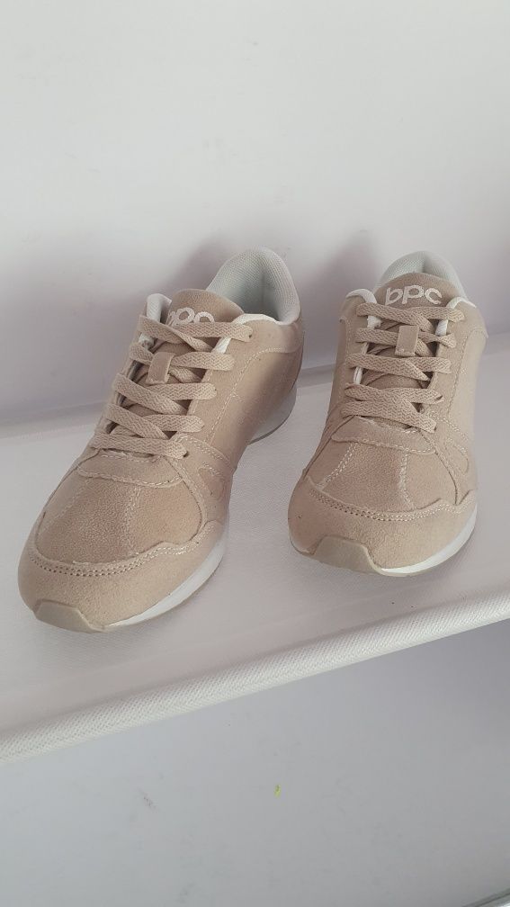 Buty sportowe Bpc Bonprix w modnym kolorze Rozmiar 39