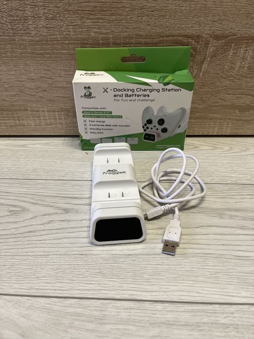 Xbox one s   1 TB + dodatki