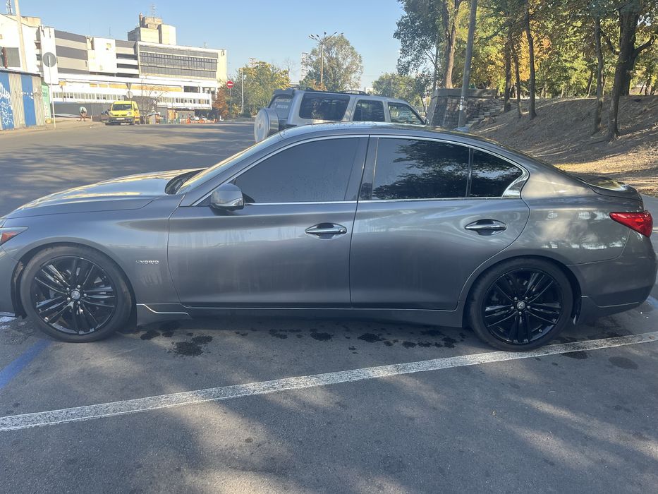 Infiniti Q50 Hybrid