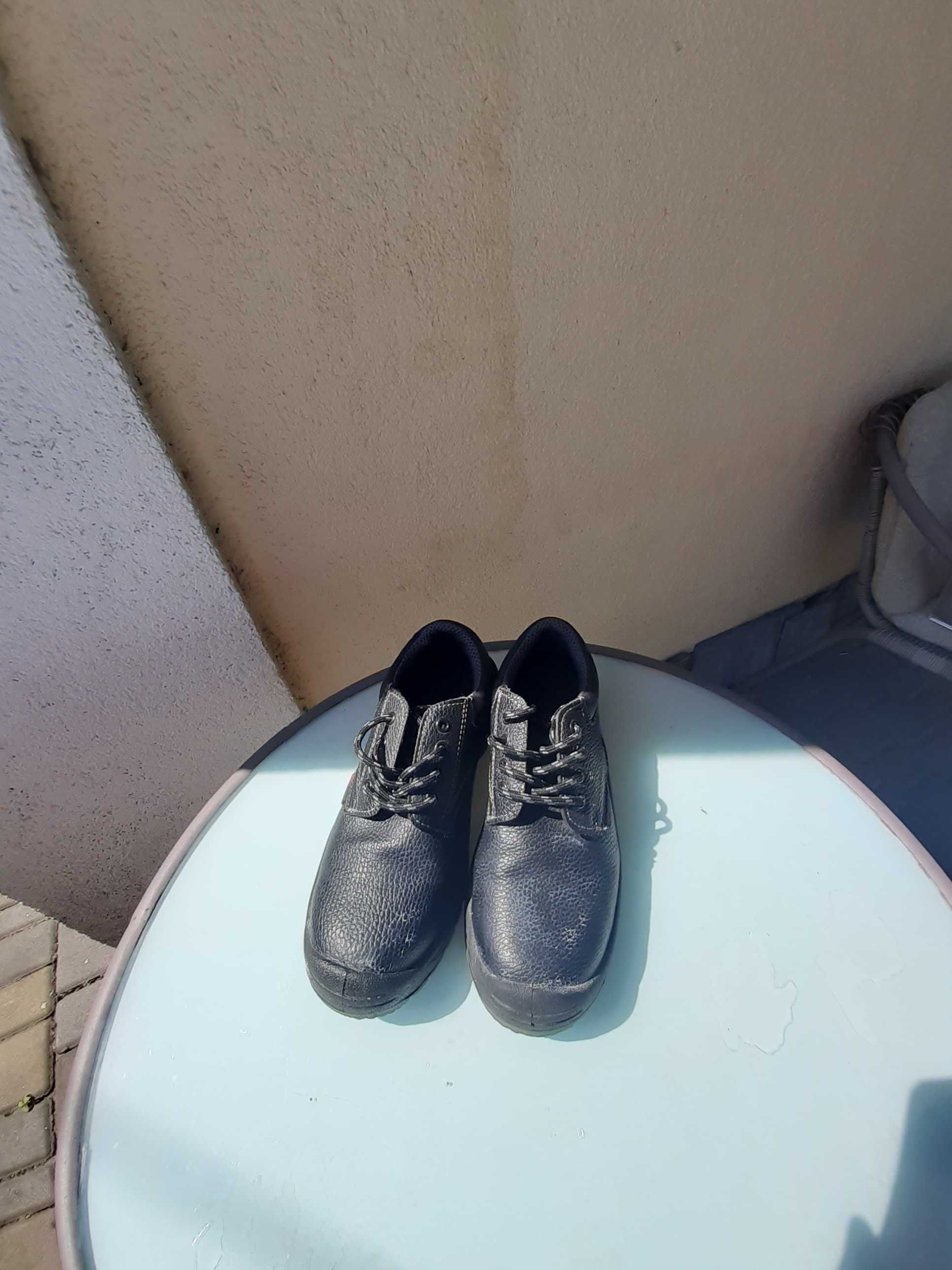 Рабочая мужская обувь 39 размер