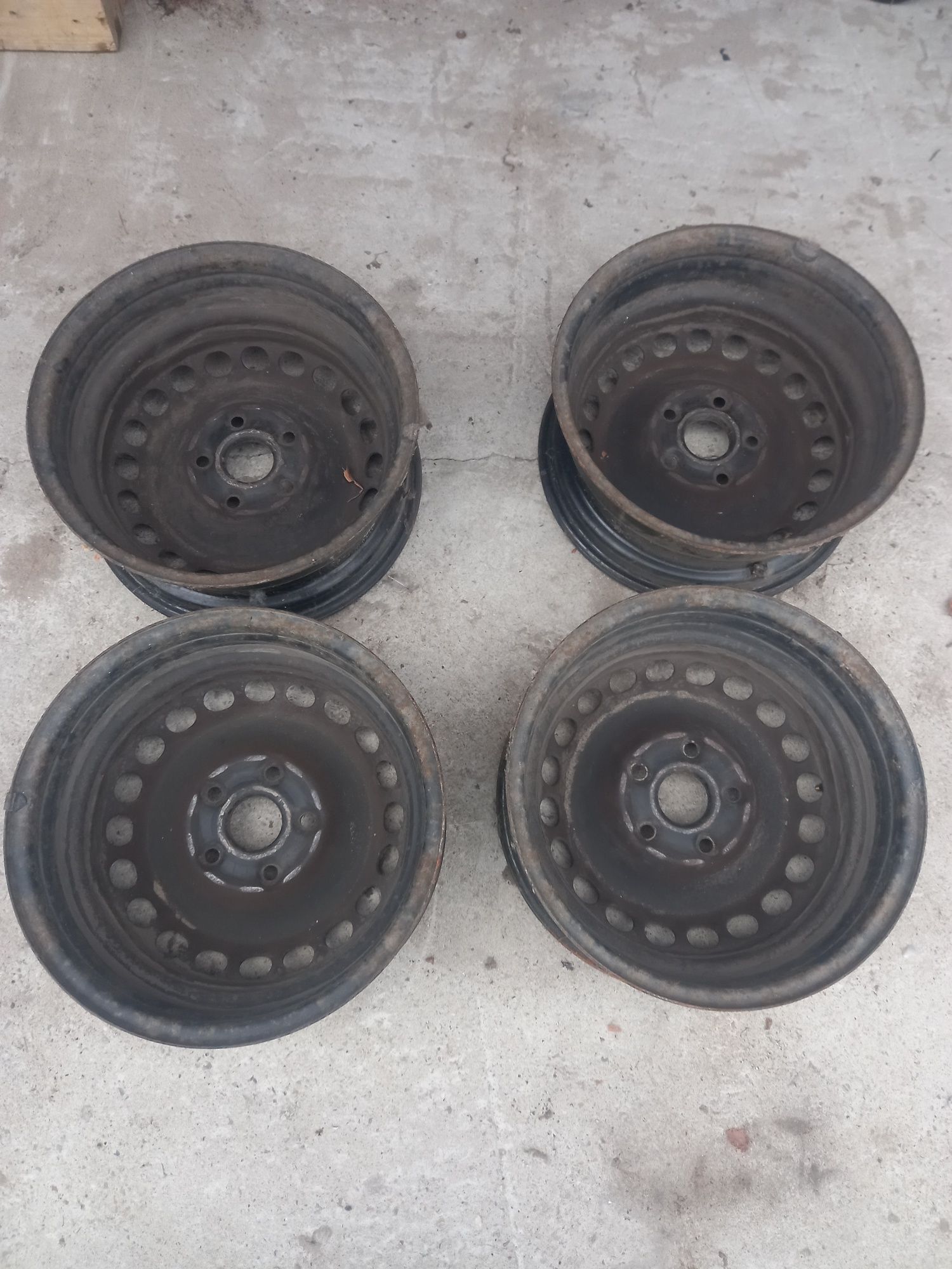Sprzedam felgi stalowe Vw Audi skoda