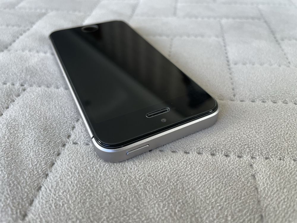 iPhone SE 128 GB como novo